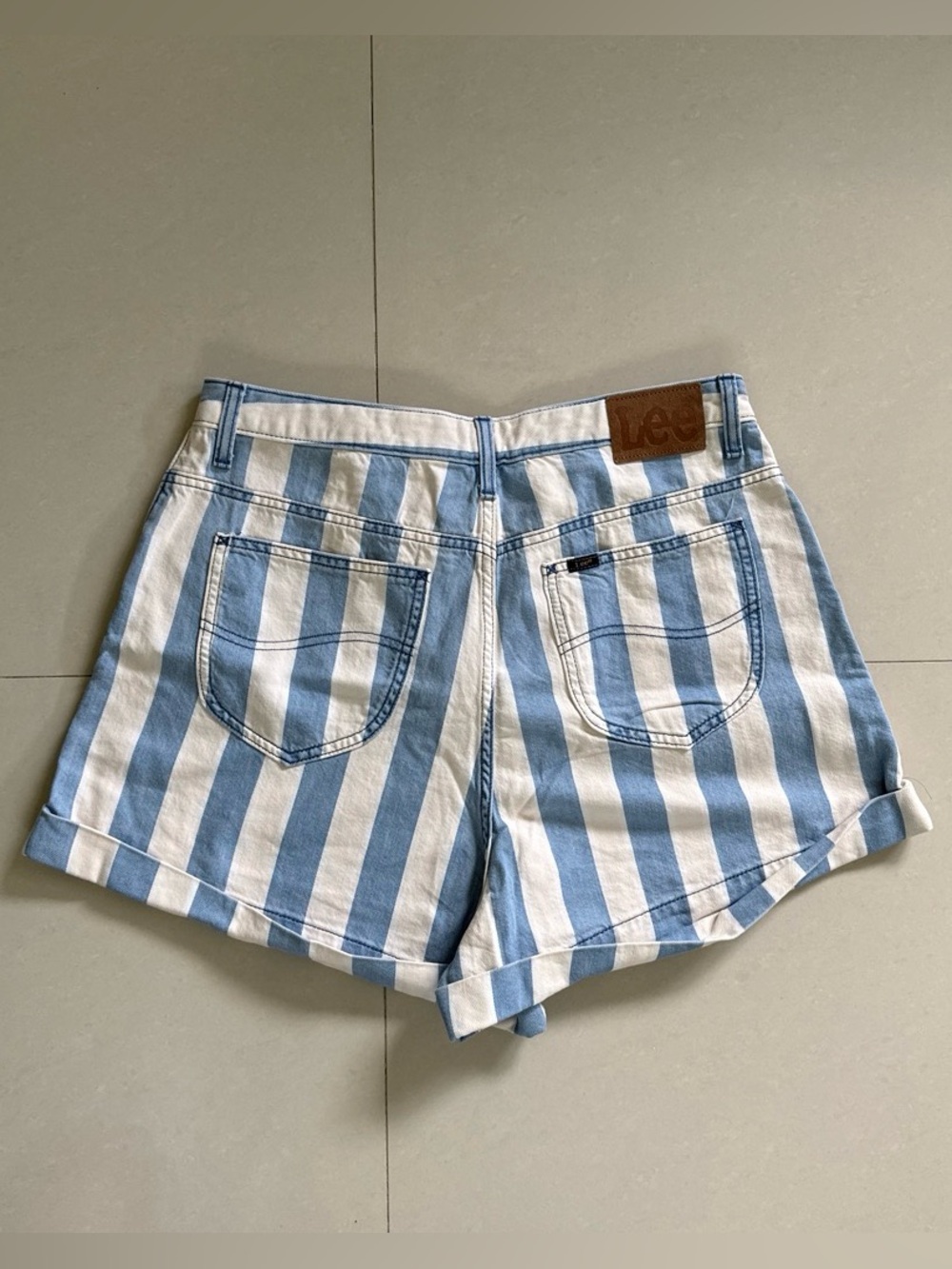 Lee Blue and White Striped High-Rise Denim Shorts W32 Pleated Shorts